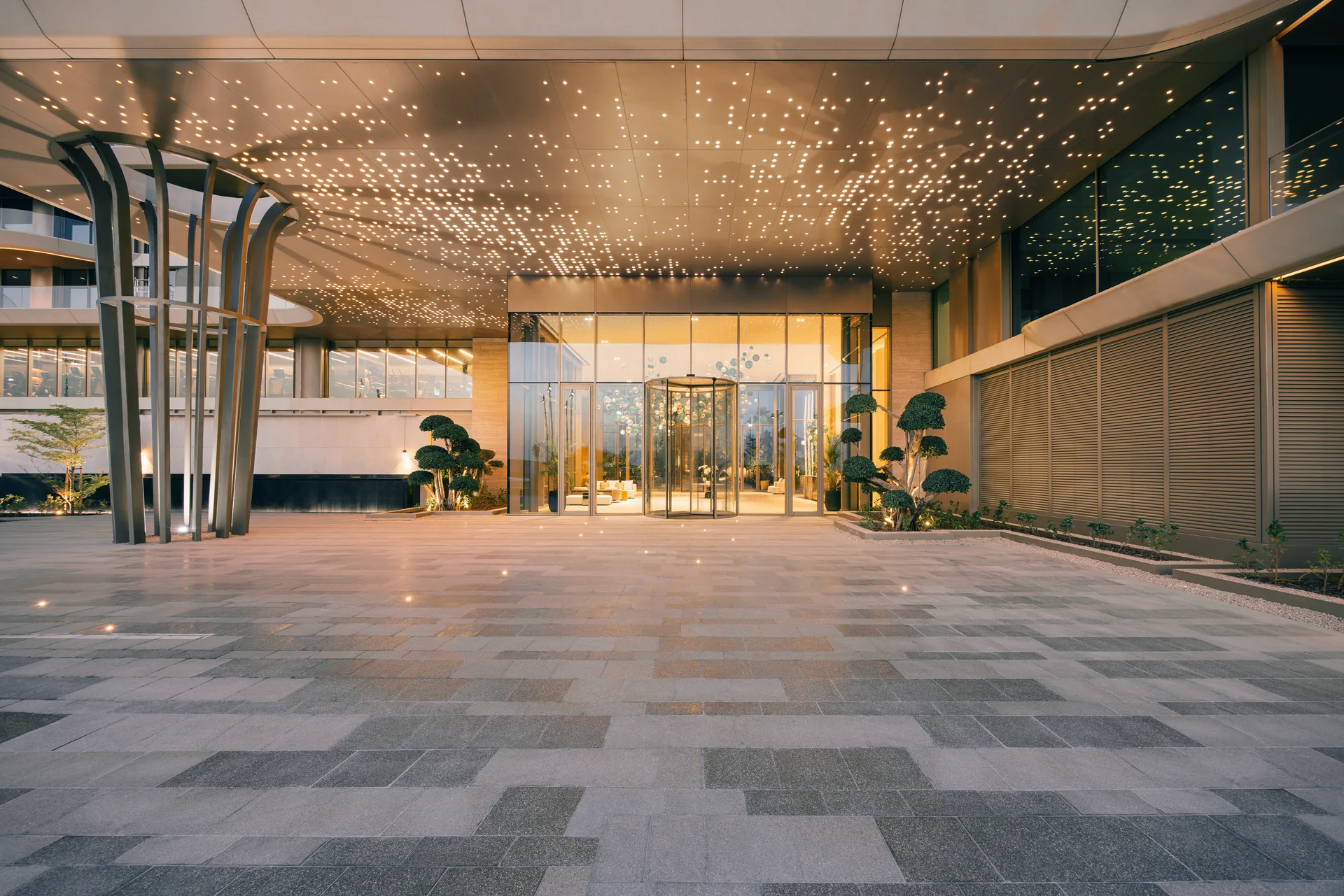 Grand entrance 1