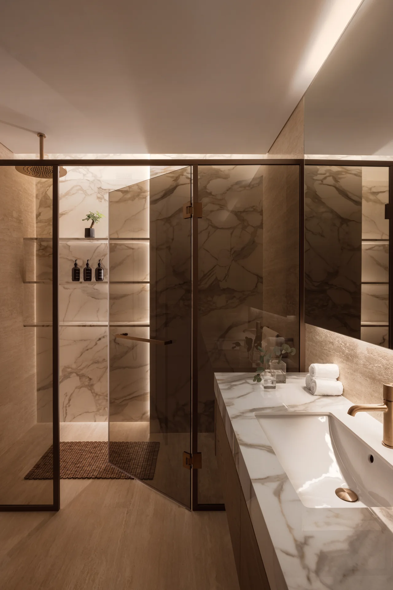 Reserve Tower bathroom