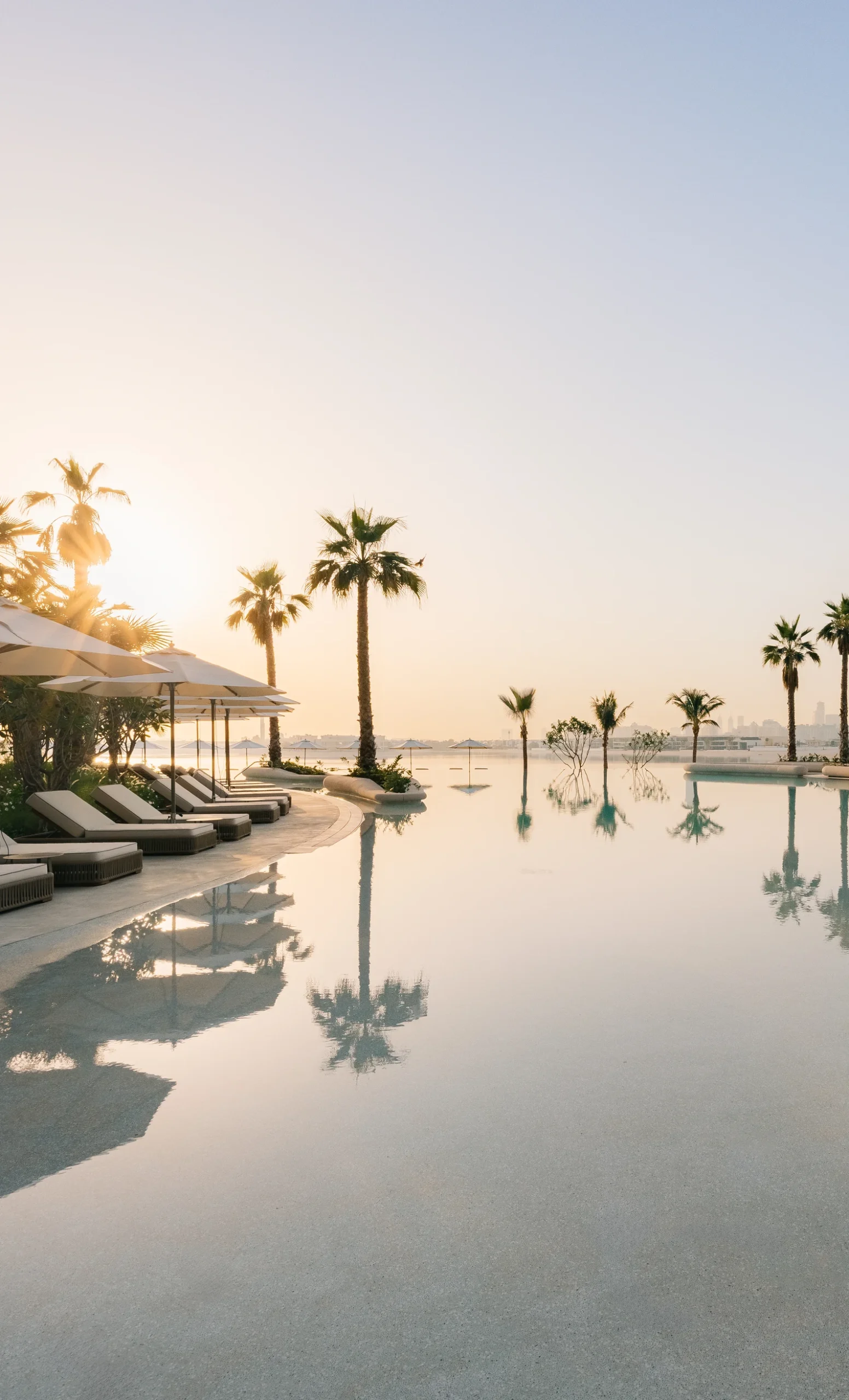80 m Infinity pool