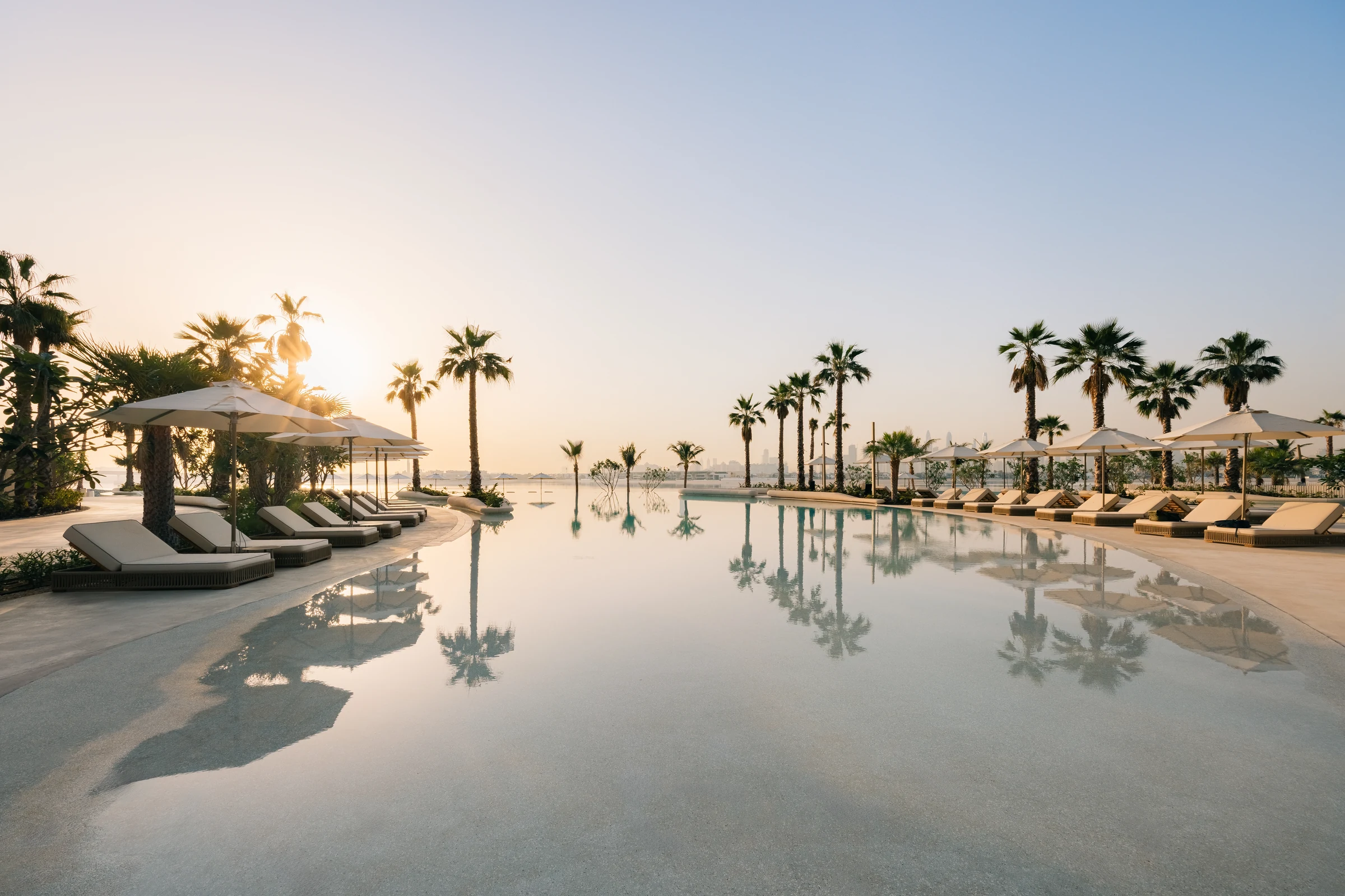 80 m Infinity pool
